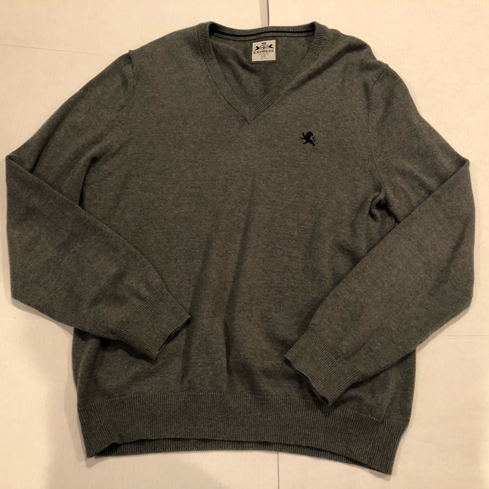 Express Sweater L Large Gray Pullover Relaxed Fit Long Sleeves V-Neck Mens